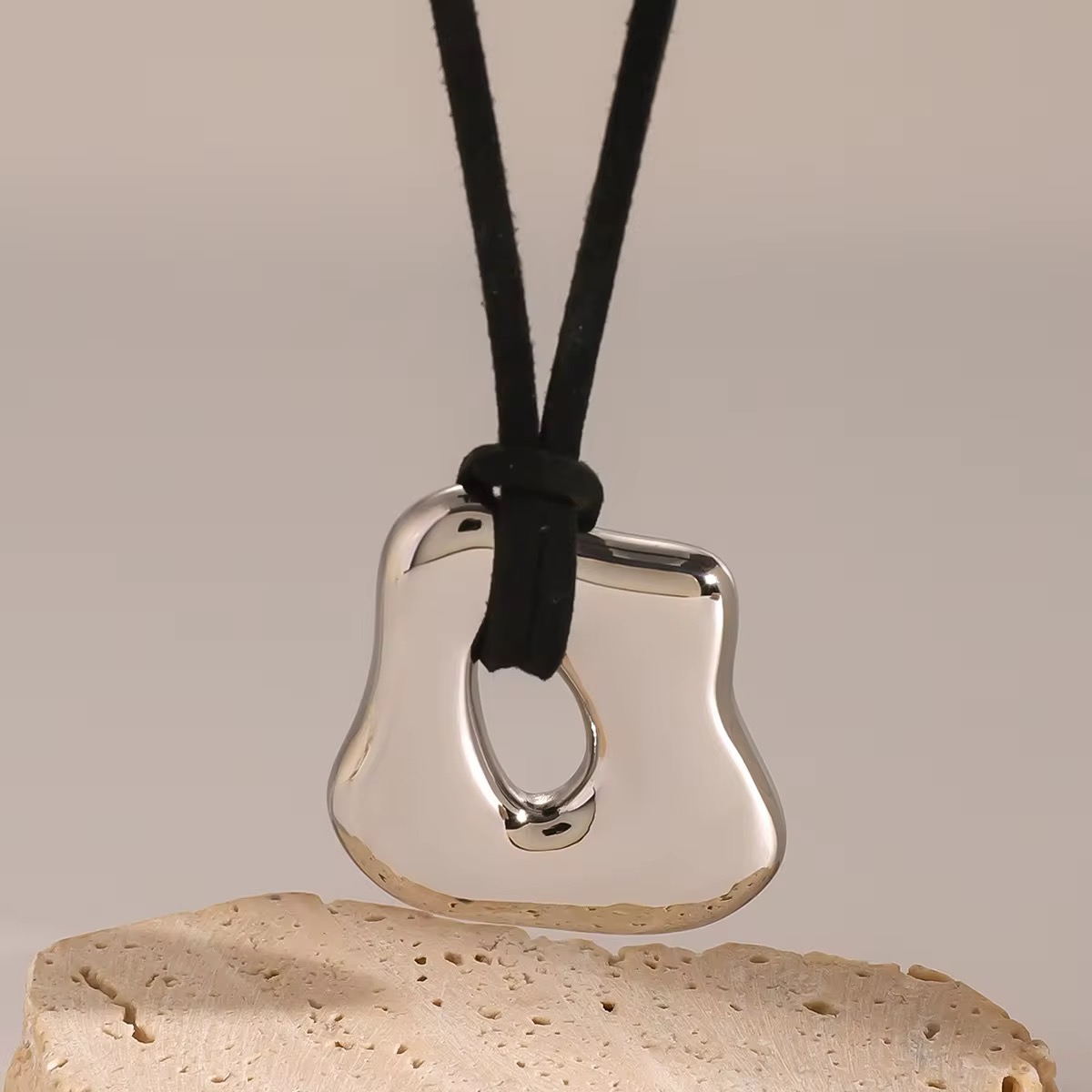 Asymmetrical Hollow Necklace - Image 4