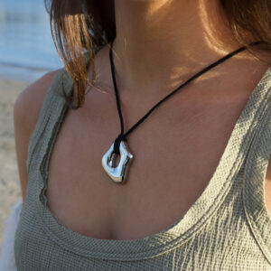 Asymmetrical Hollow Necklace - Image 2