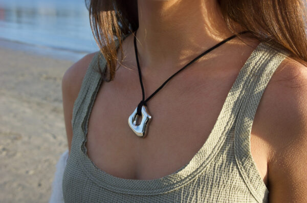 Asymmetrical Hollow Necklace